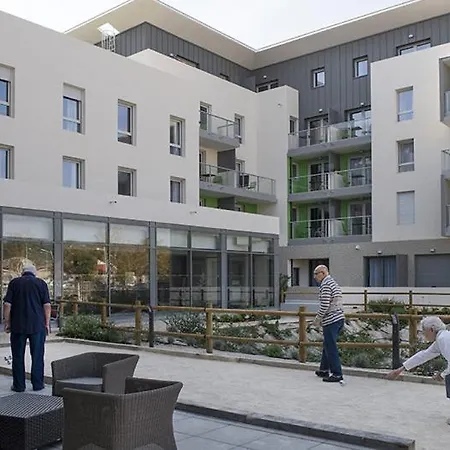 Domitys Sophia * ニーム